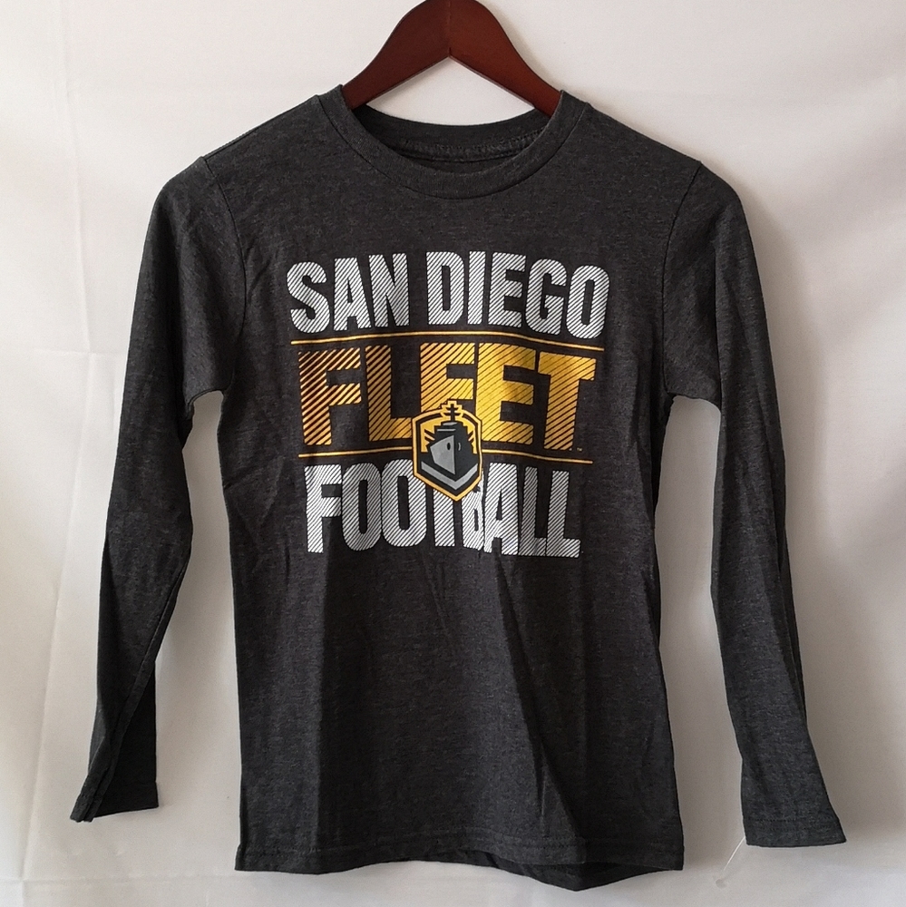 Boy's Youth Gen2 Long Sleeve NWOT Small (8) Grey